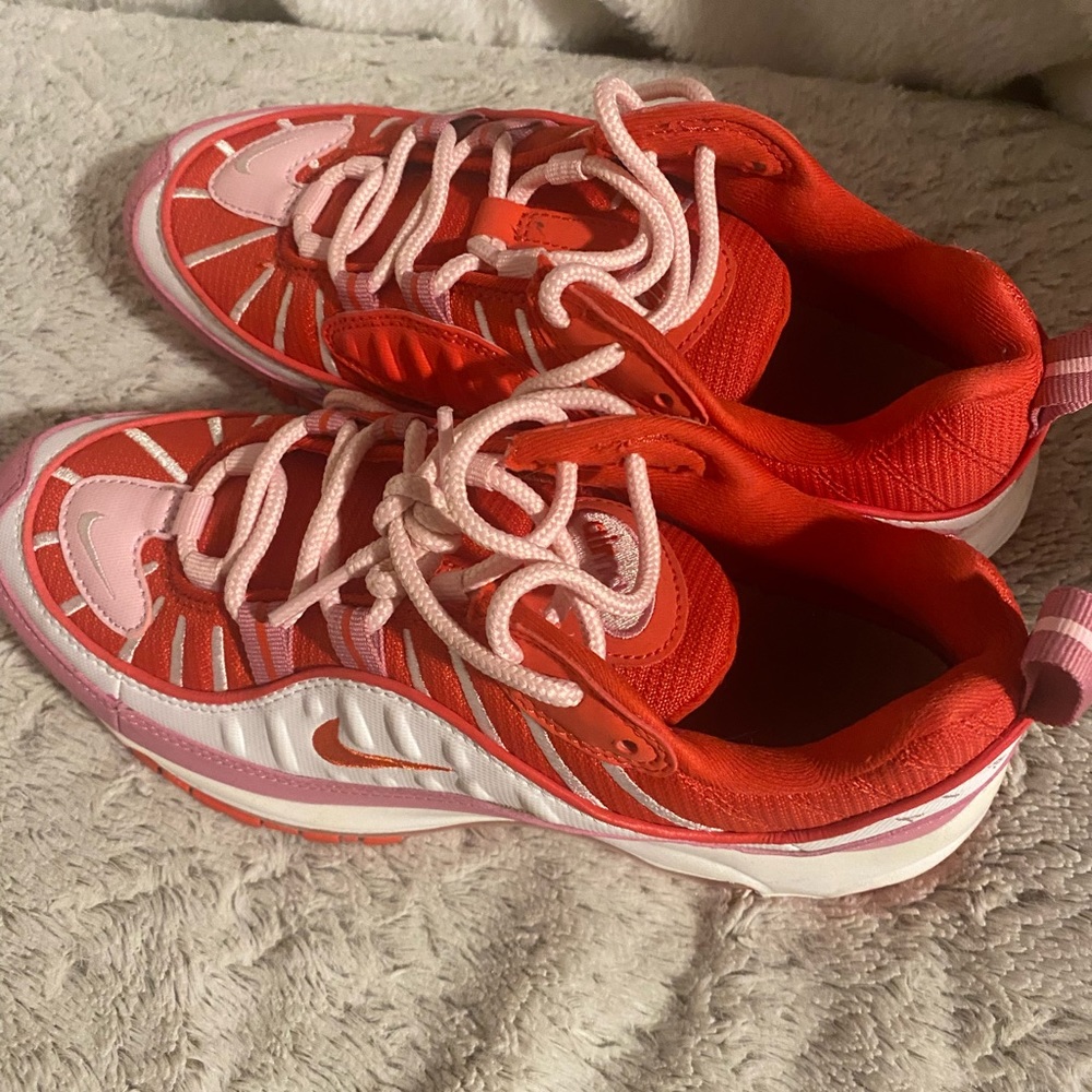 Nike air maxes